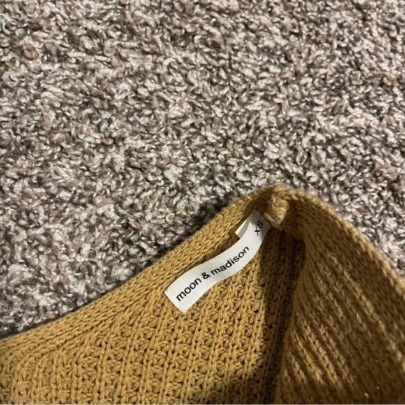 Moon & Madison yellow cropped sweater - Picture 3 of 6